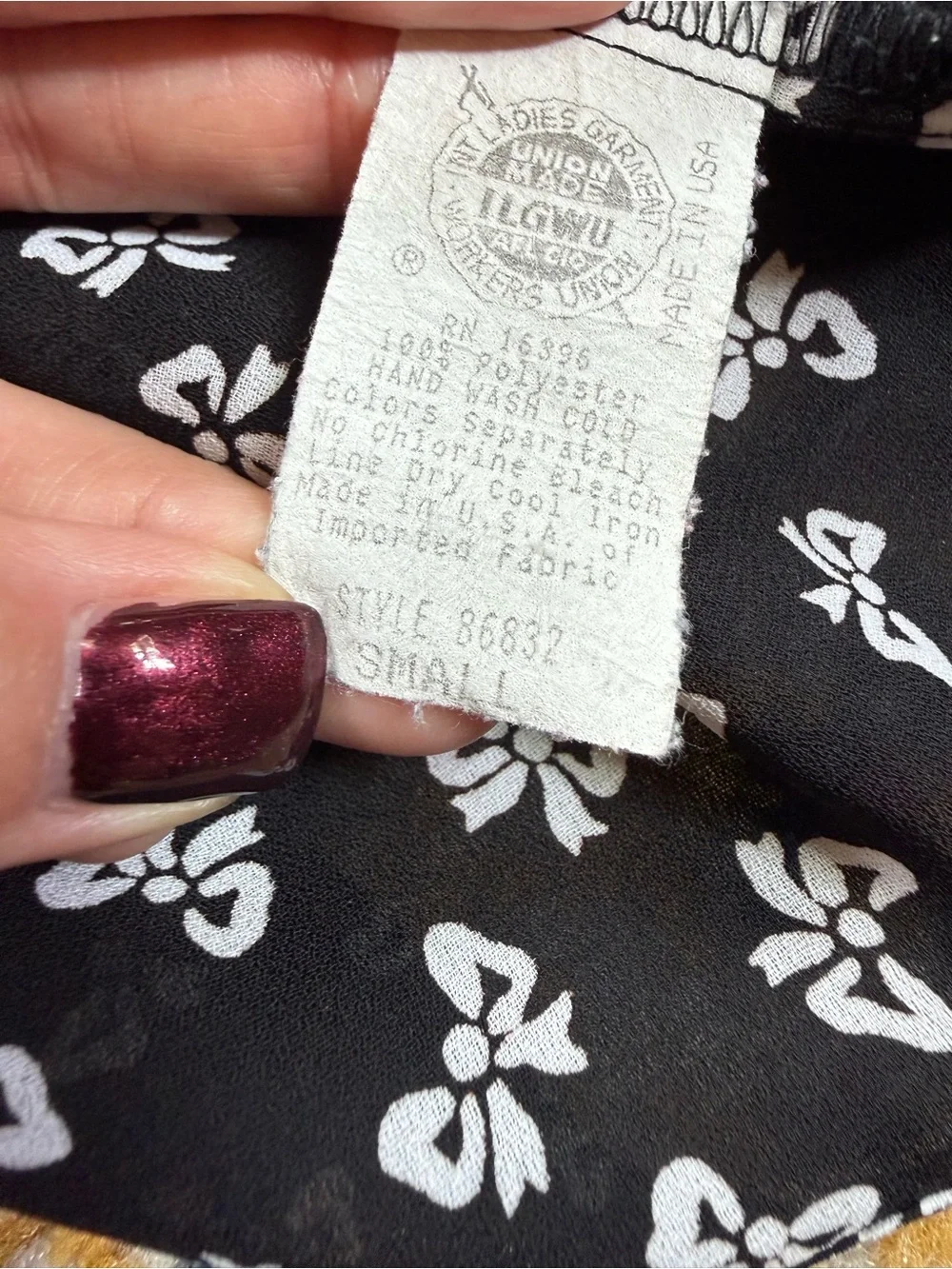 Vintage 90s Valentino Intimo short kimono Style All Over Bow Pattern Wrap Robe